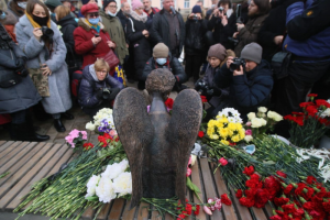 Россия занимает второе место в мире по приросту смертности во время пандемии, пишет «Проект»