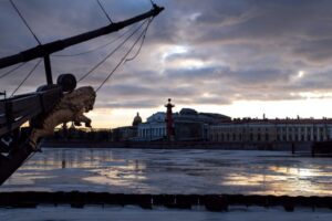 Слабый снег и новая оттепель. Что будет с погодой в Петербурге в последнюю неделю года